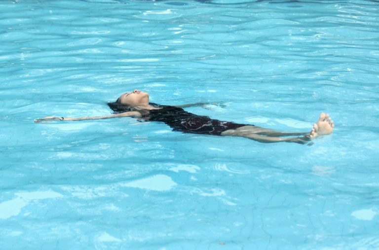 Schéma illustrant l’aisance aquatique en natation – apprendre à nager à l'enfant et l'adulte